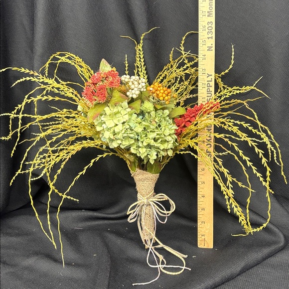 Dried hydrangea and faux Floral Bouquet - Picture 4 of 5